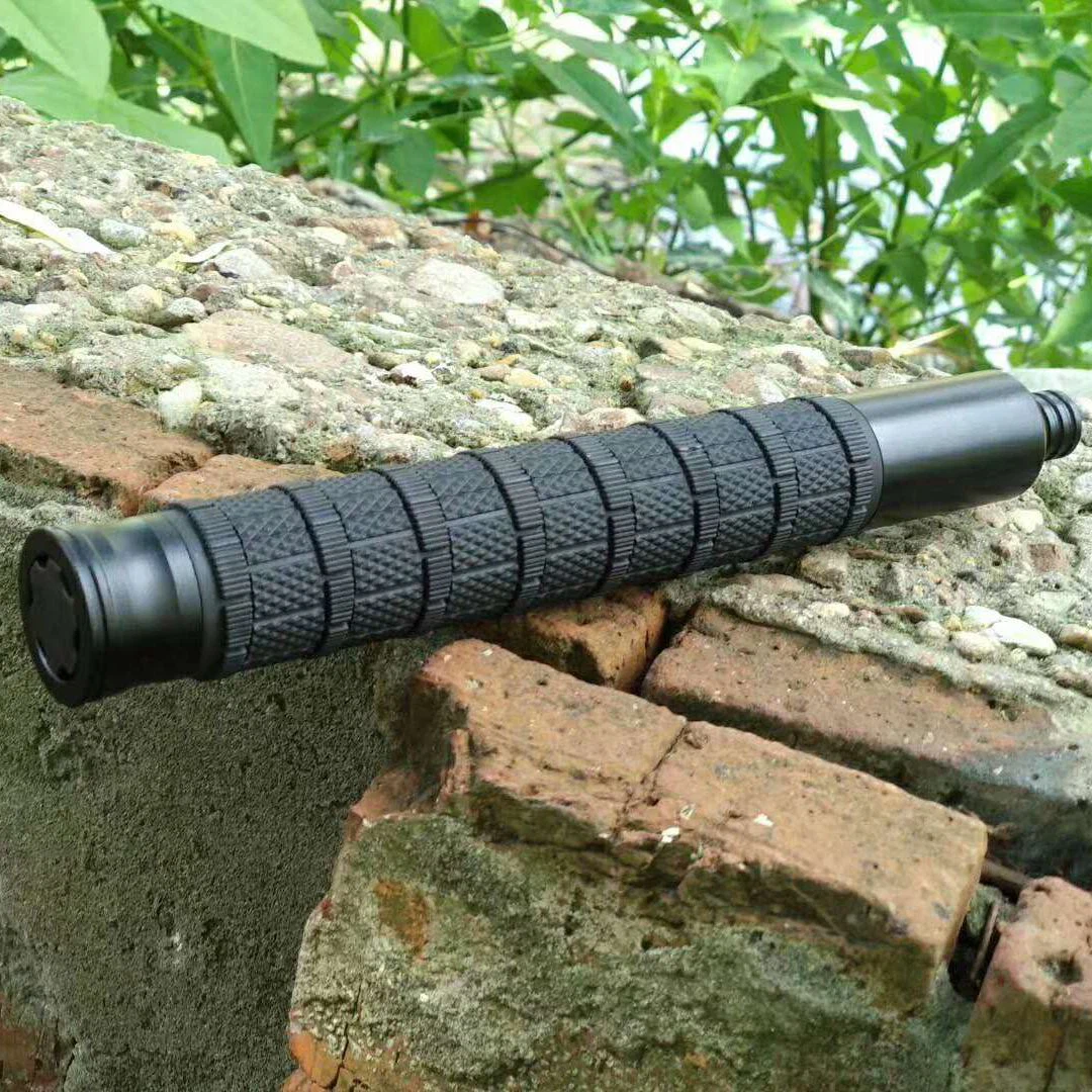 Qual equipamento de controle de distúrbios é mais difícil de usar?